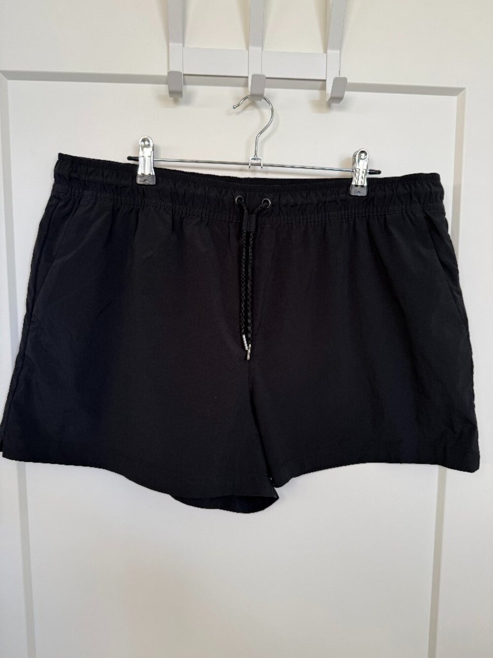Athleta Midday Mid Rise Poplin Short | Black | Size XL